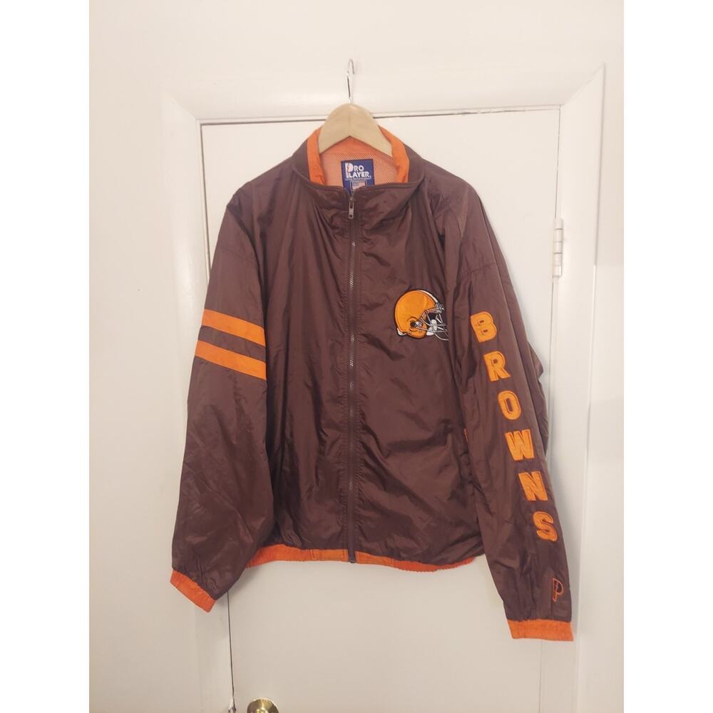 VTG Cleveland Browns Pro Player NFL Jacket Men’s Sz XL spell out on Sleeve Patch